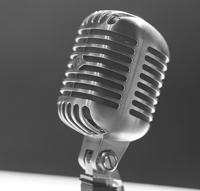 Decoding the Customer podcast by Julia Ahlfeldt, exploring customer experience strategies and industry insights